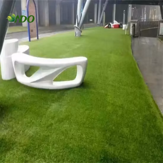 Tapis d'herbe de paysage 100% pelouse d'herbe artificielle de gazon de résistance UV élevée écologique pour le jardin extérieur